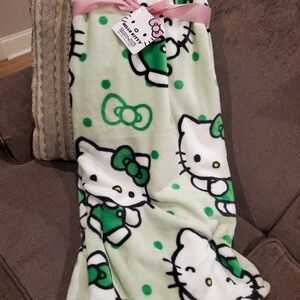 Viral Hello Kitty Green and White Throw Blanket-NWT
